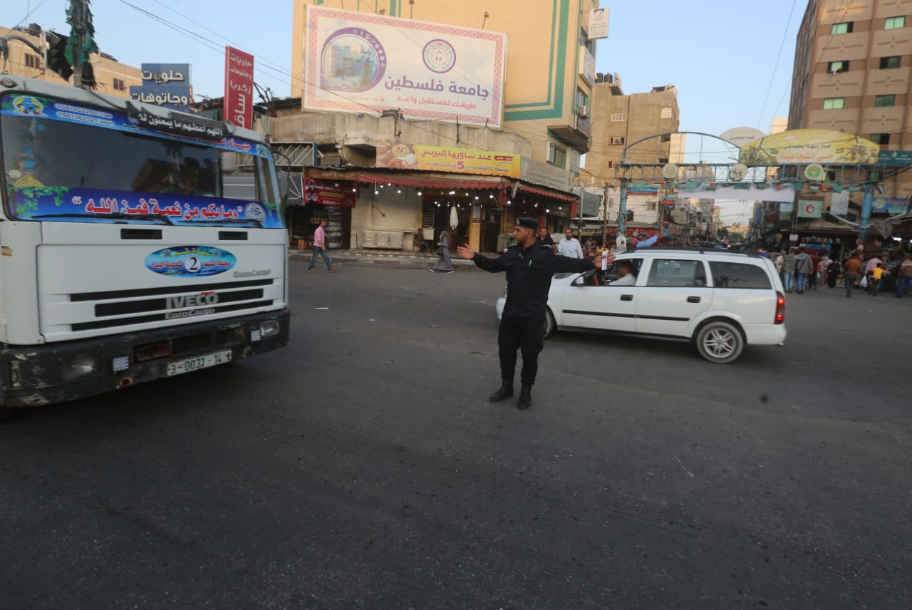 الشرطة تُسهل حركة المواطنين عشية عيد الأضحى المبارك