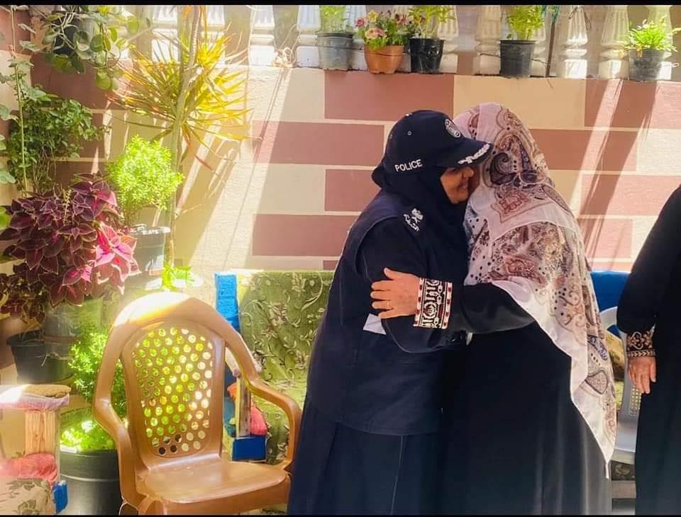 دائرة الشرطة المجتمعية تتفقد بيوت شهداء وجـرحى العـدوان الإسـرائيلي