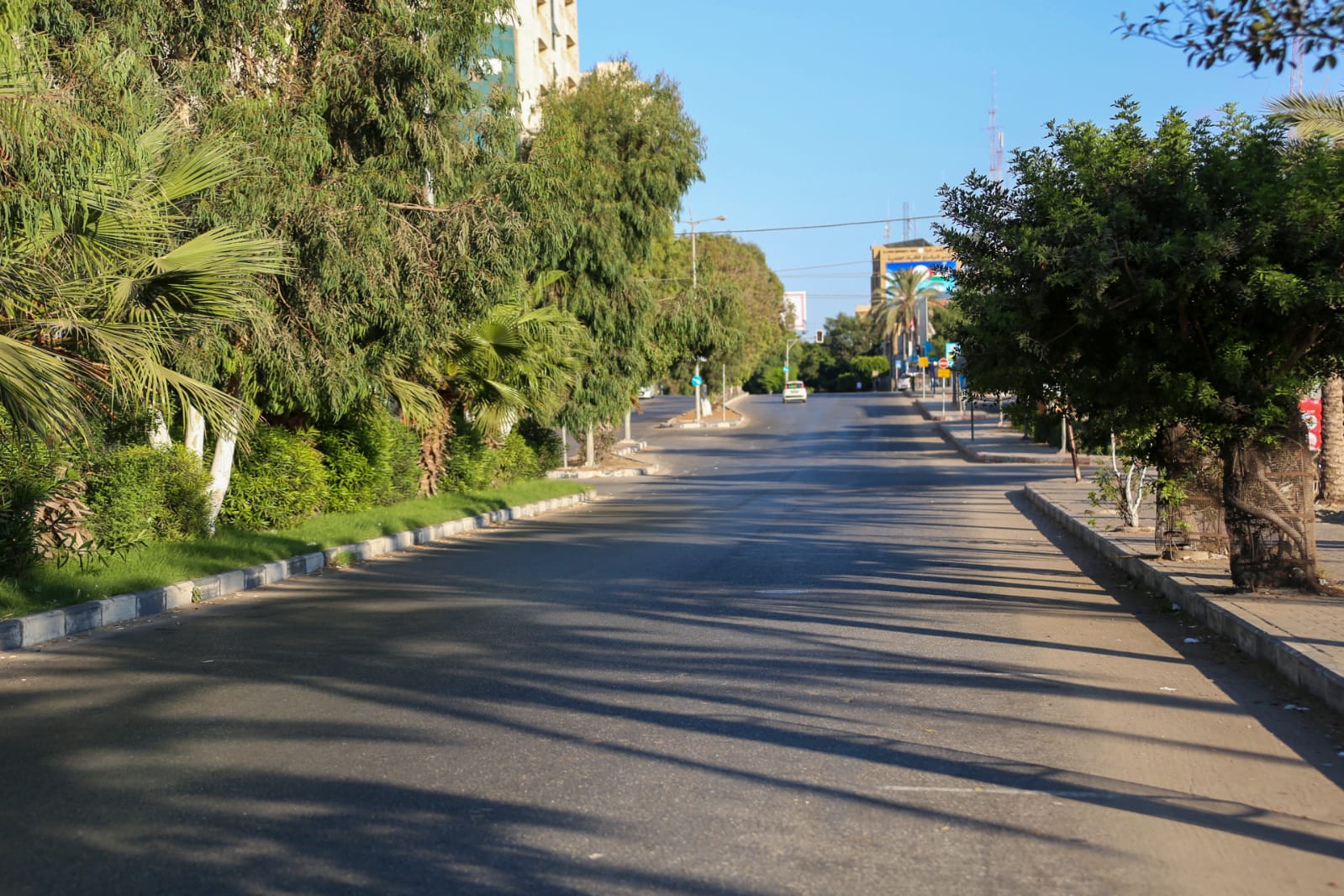 سريان قرار حظر التجوال في محافظات غزة لليوم الثالث