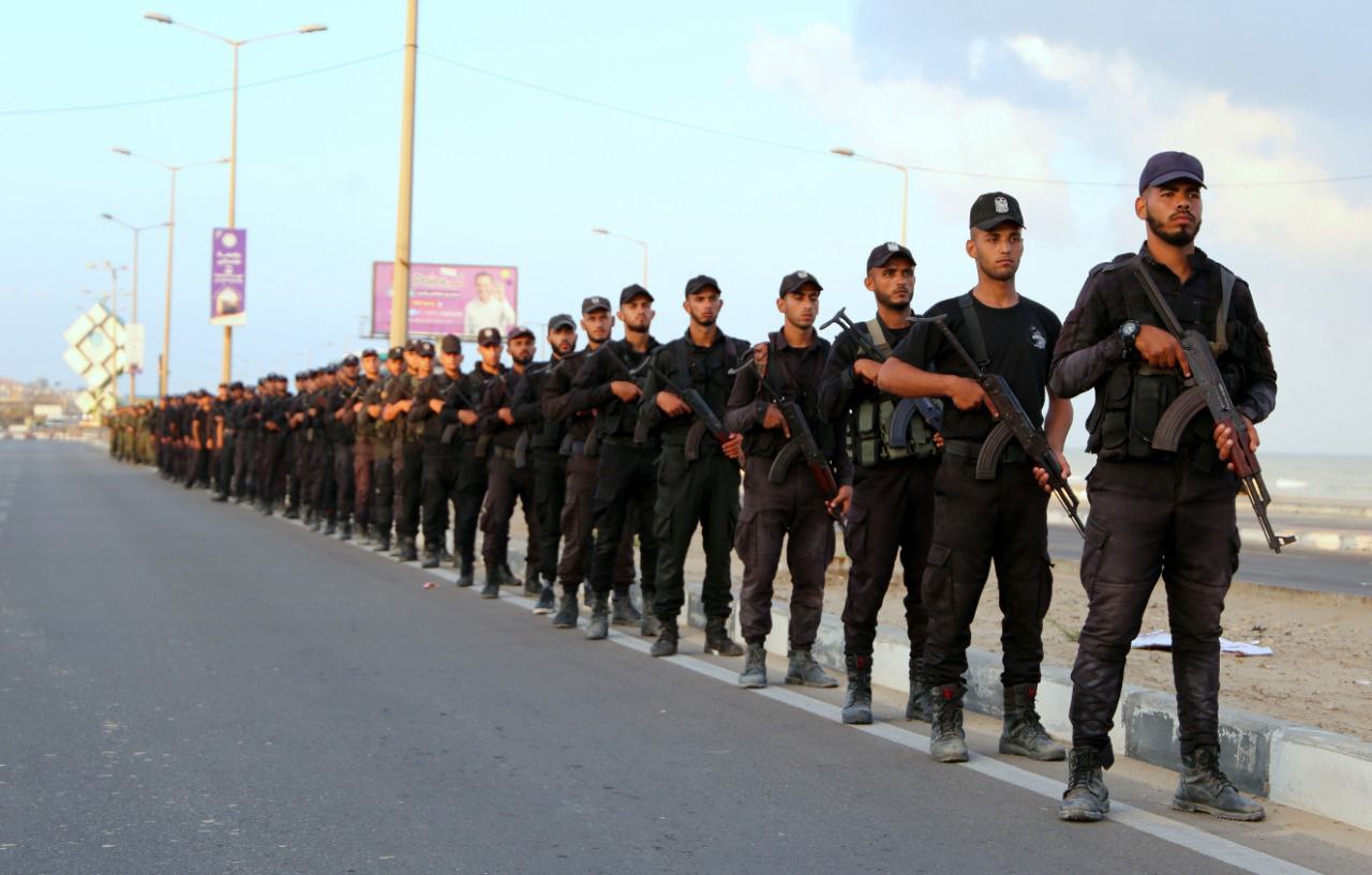 مديرية التدريب تُنظم مسيراً عسكرياً لدورات قادة الفصائل والمجموعات و"التأسيسية 36"