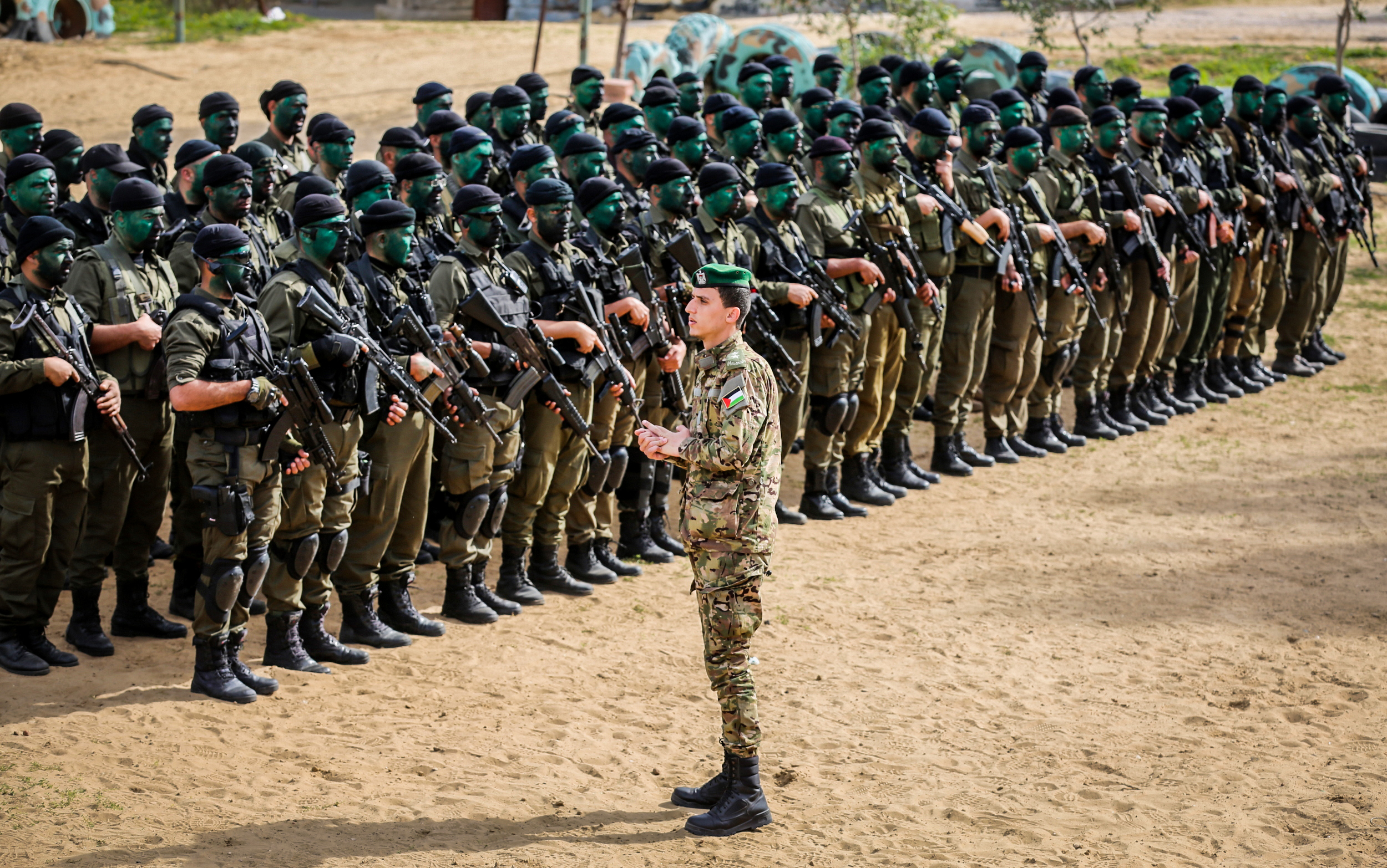 مسير عسكري لدورات قادة السرايا 5، وتأهيل الضباط 15، وصف ضباط 16 بقوات الأمن الوطني