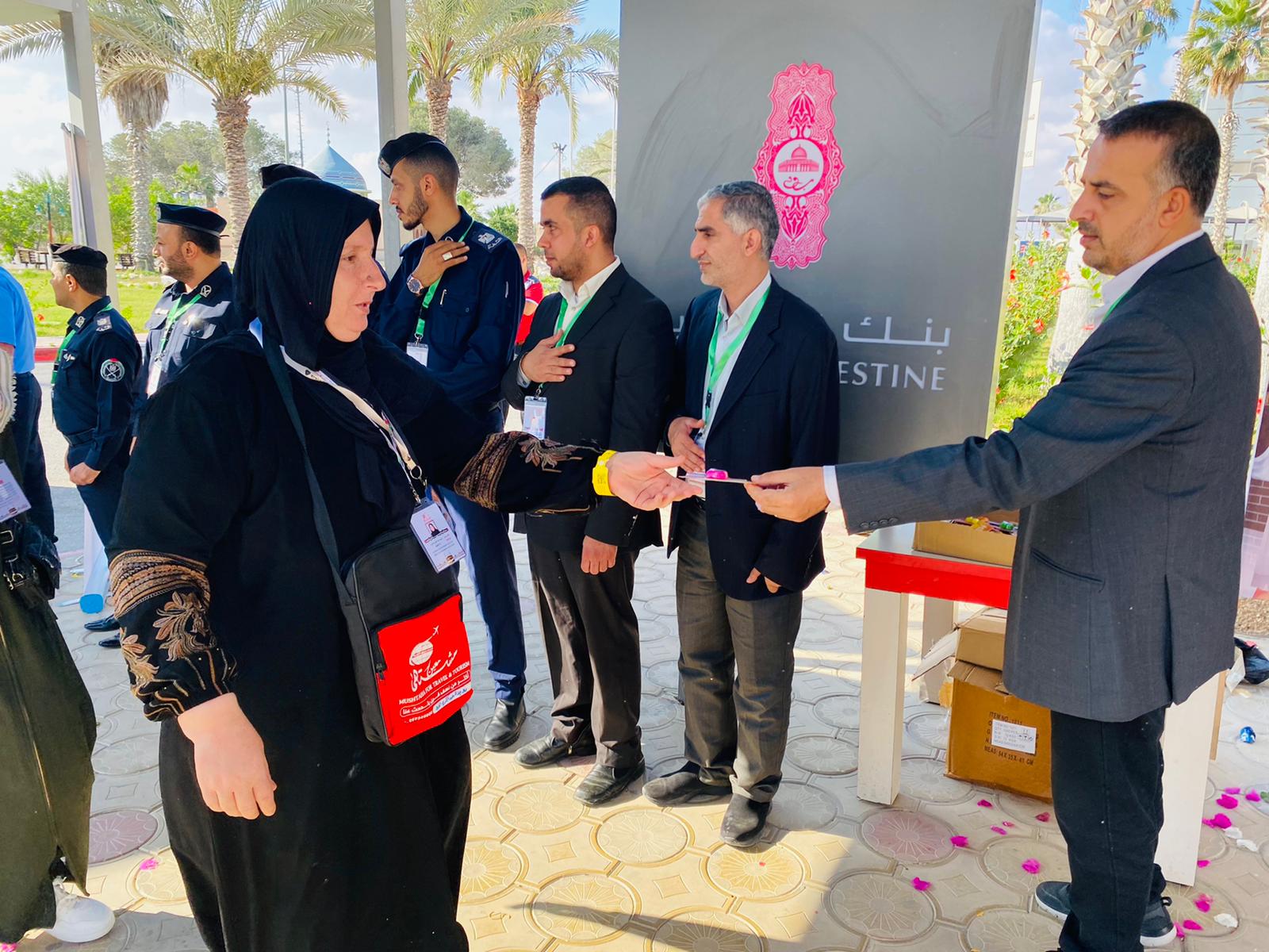 مغادرة حجاج قطاع غزة عبر معبر رفح 