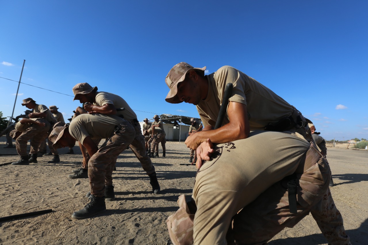 تدريبات دورة "الصاعقة" لطلبة كلية الرباط الجامعية في المعسكر التدريبي المغلق بخانيونس
