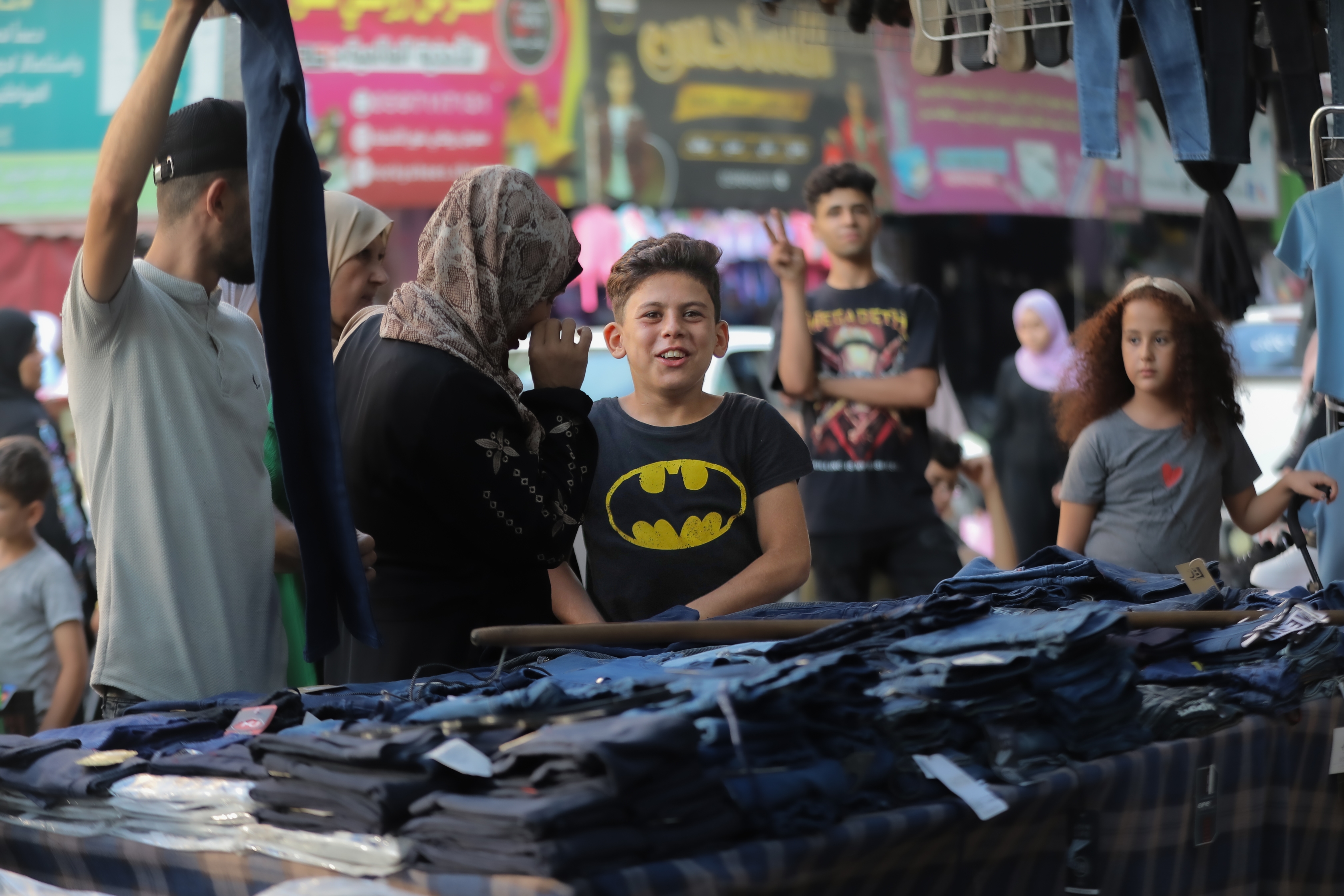 استعدادات المواطنين في غزة لاستقبال العام الدراسي الجديد 