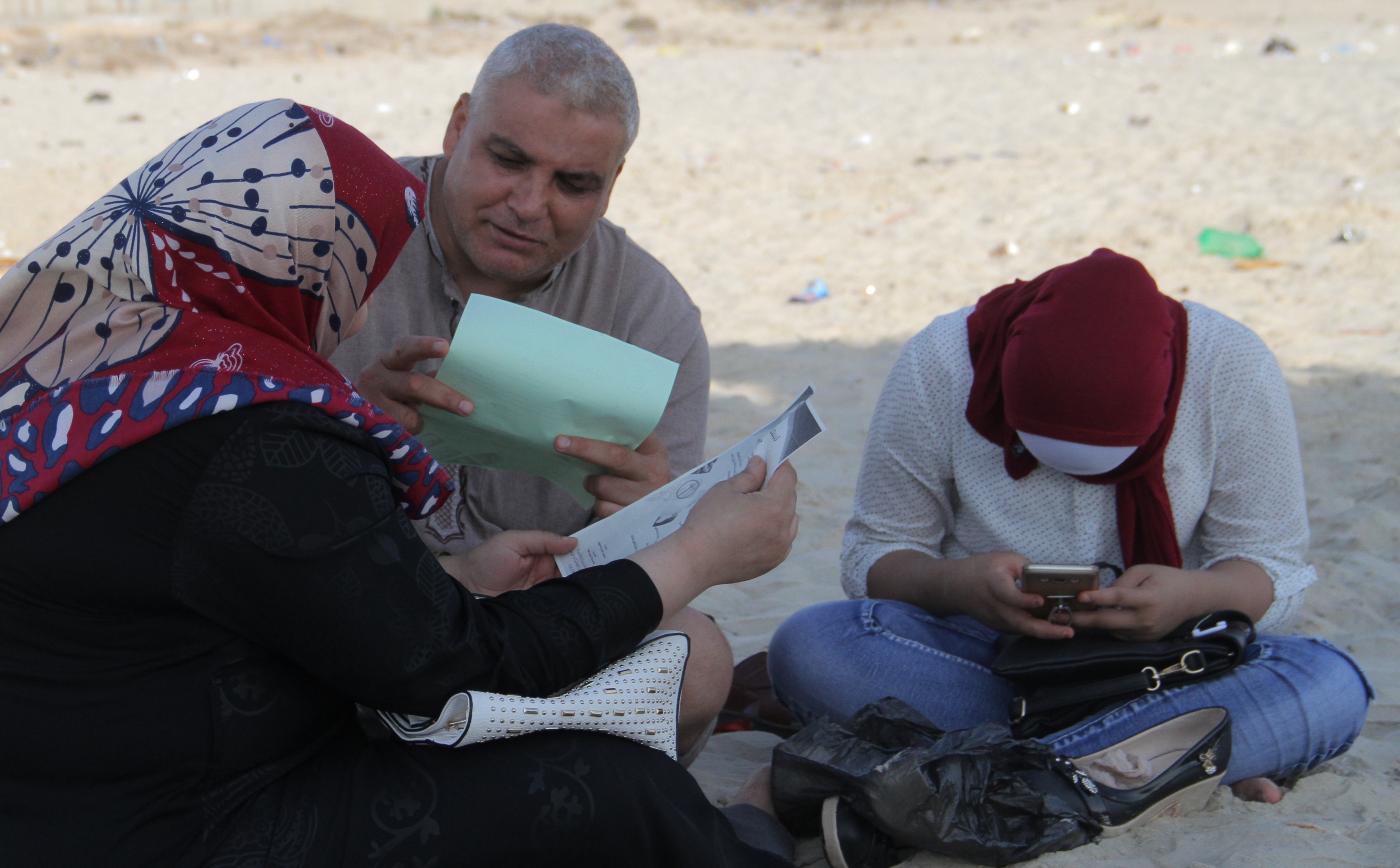 الحملة التوعية للمصطافين من ضربات الشمس ولسعات القناديل